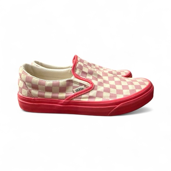 Vans Checkered Slip-On Sneakers with hot pink Soles - Picture 6 of 9